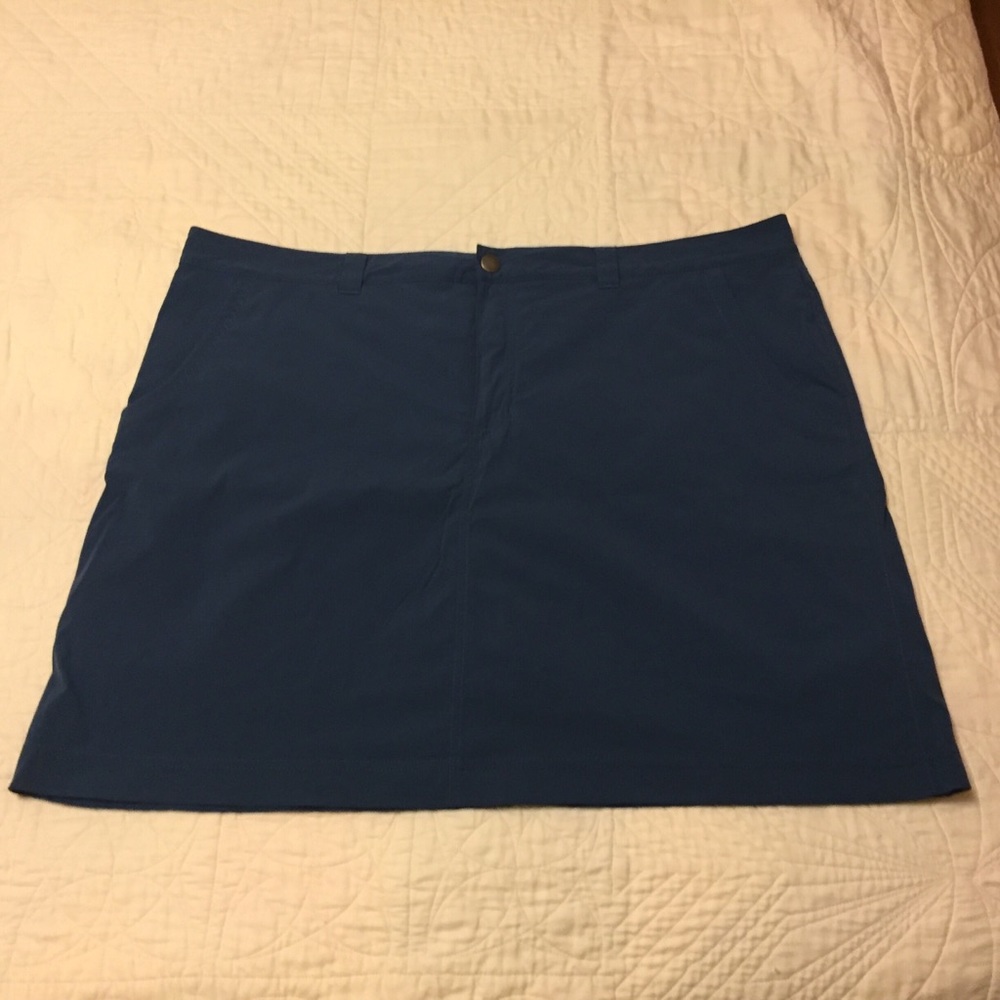 Eddie Bauer travex skort in teal color